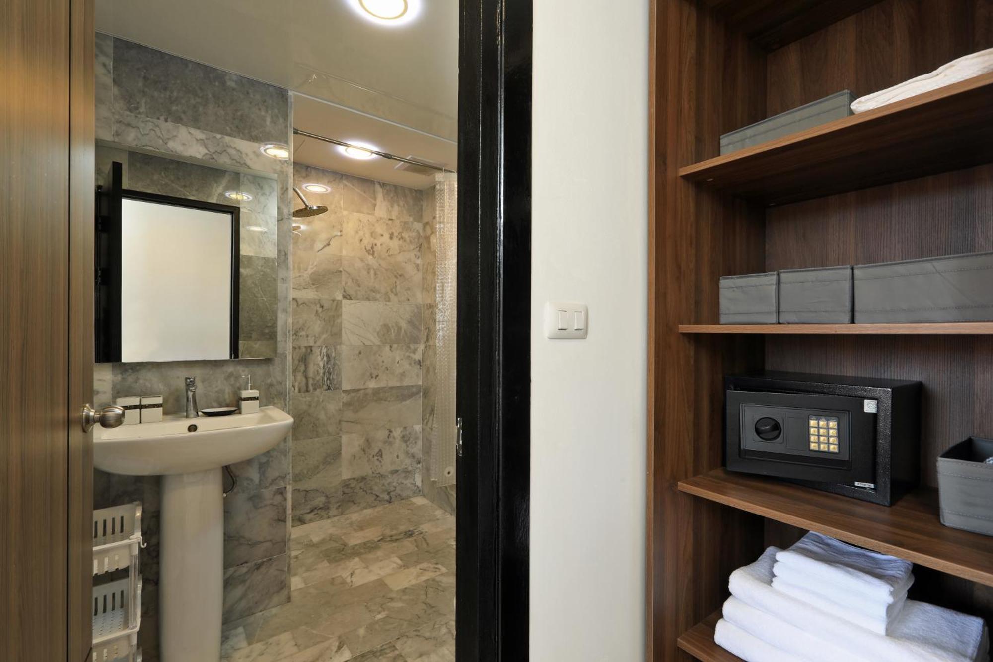 Naiharn Sea By Capital Pro Apartment