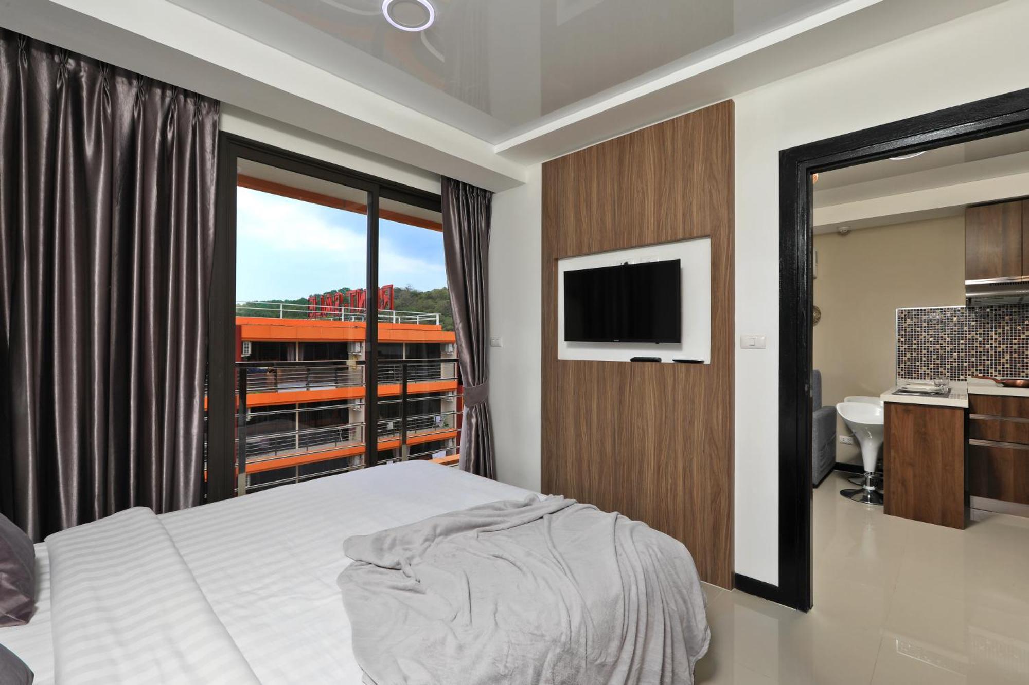 Naiharn Sea By Capital Pro Phuket